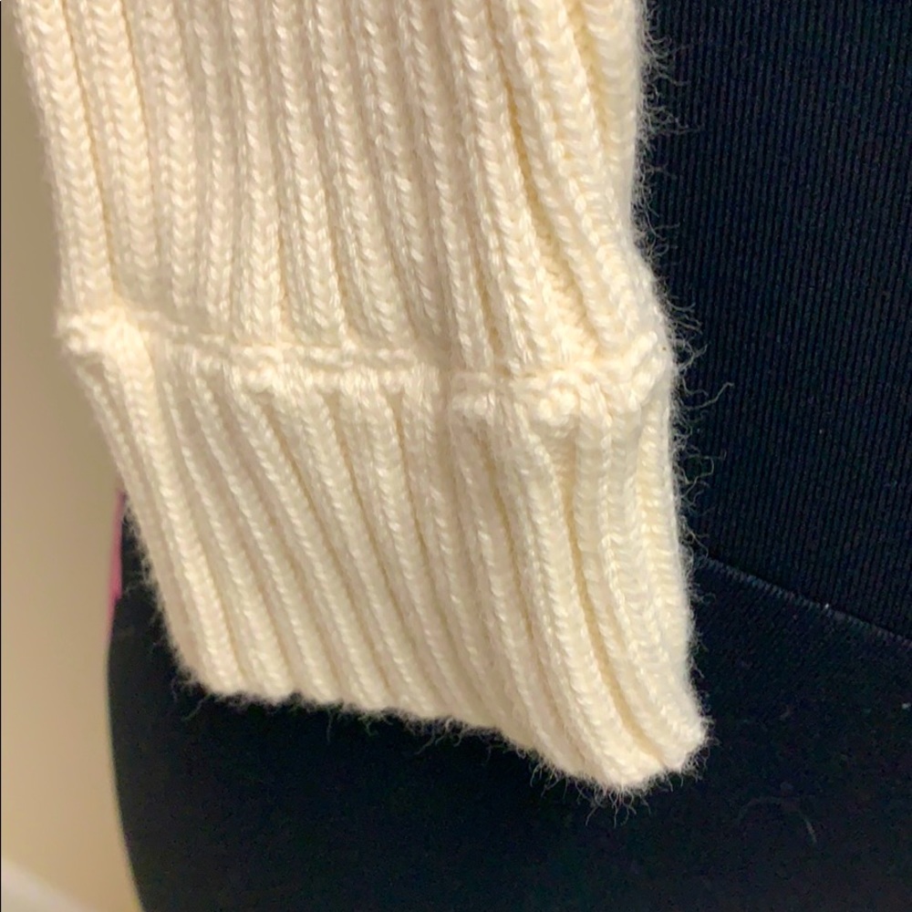Sweater - Picture 4 of 5
